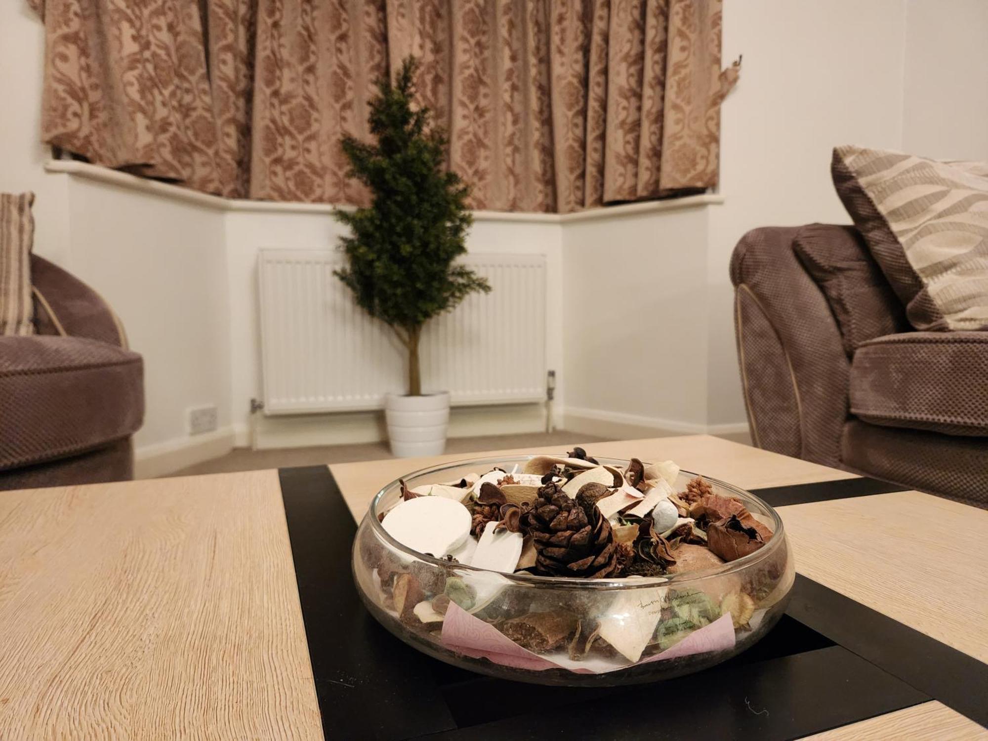 Elmdon House With 4 Spacious Bedrooms To Choose Birmingam Exterior foto