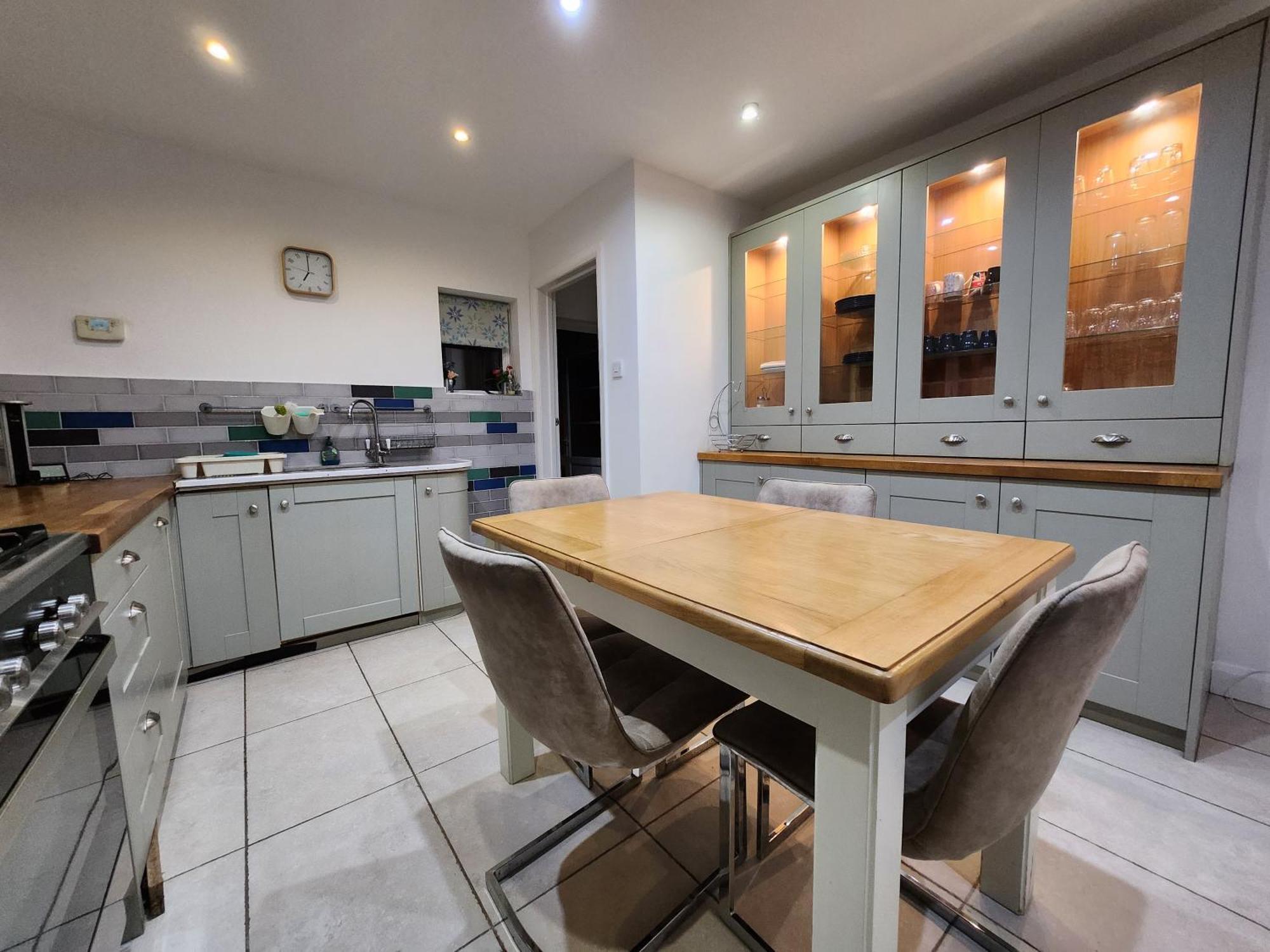 Elmdon House With 4 Spacious Bedrooms To Choose Birmingam Exterior foto