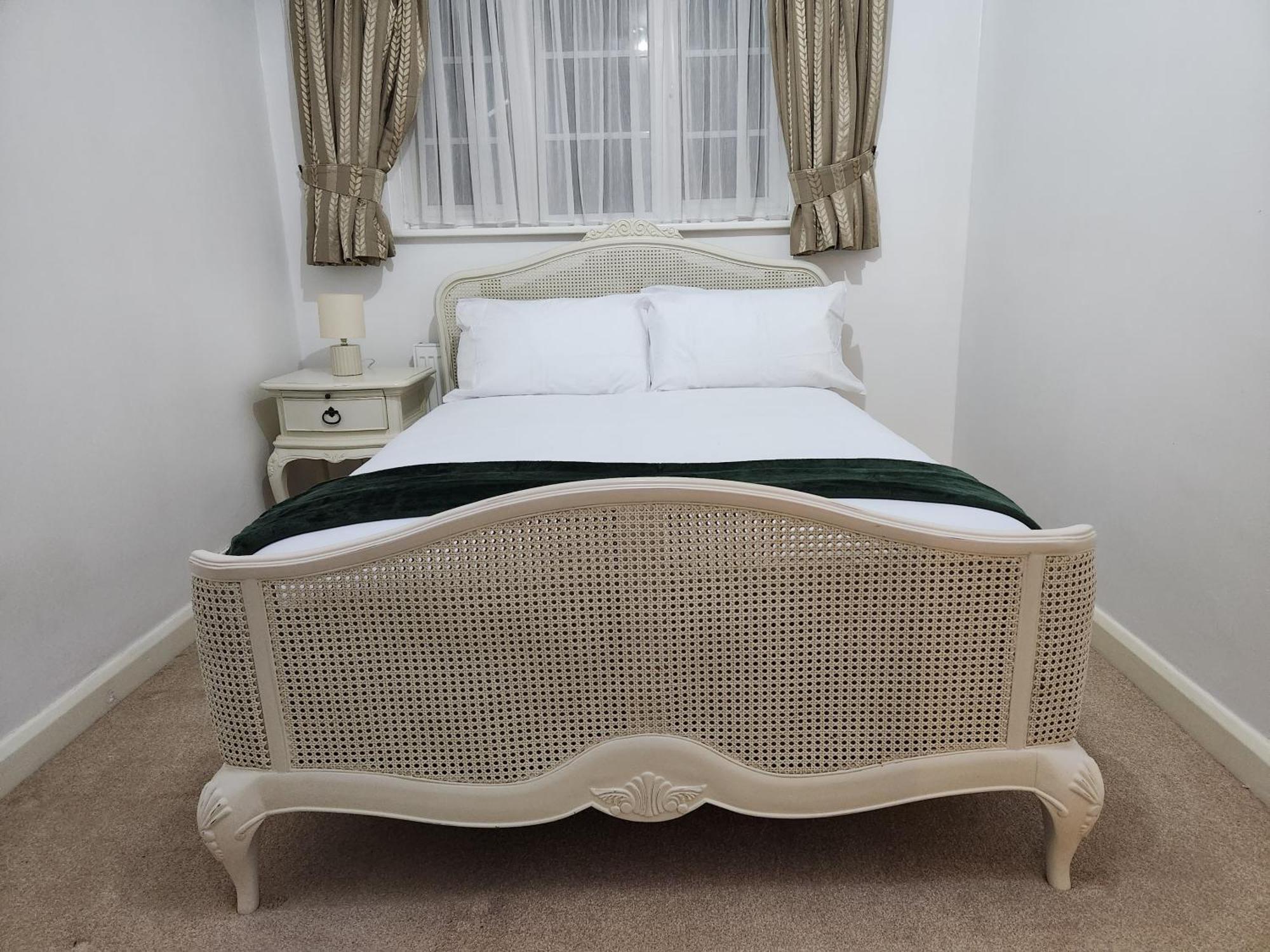 Elmdon House With 4 Spacious Bedrooms To Choose Birmingam Exterior foto