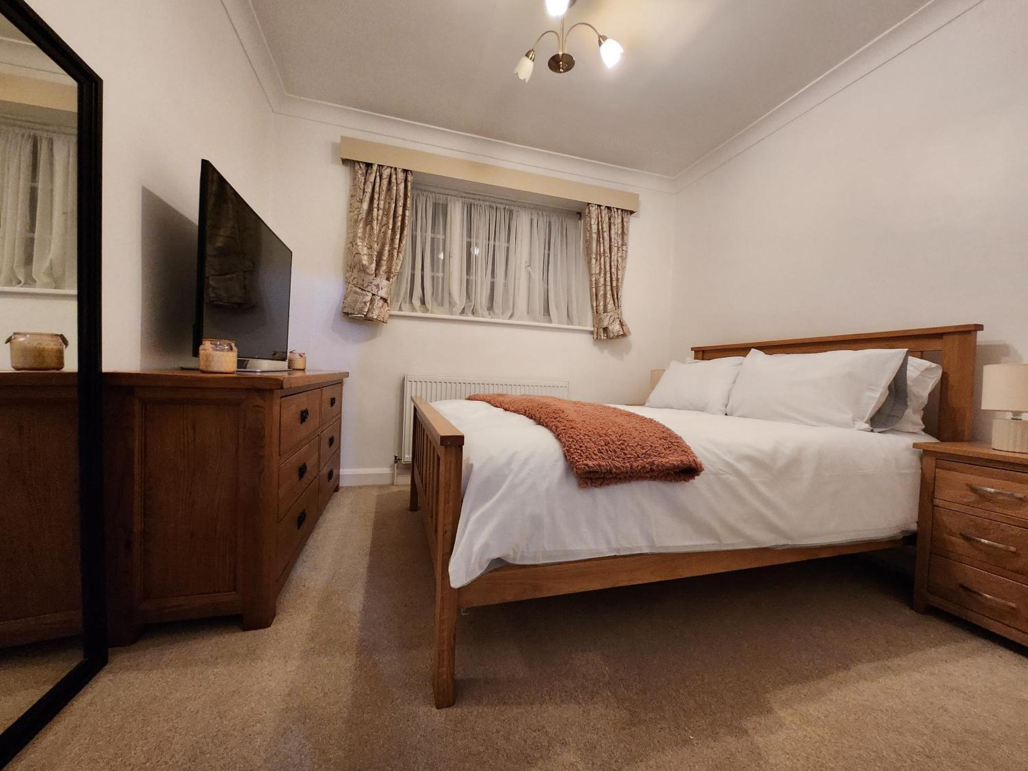 Elmdon House With 4 Spacious Bedrooms To Choose Birmingam Exterior foto