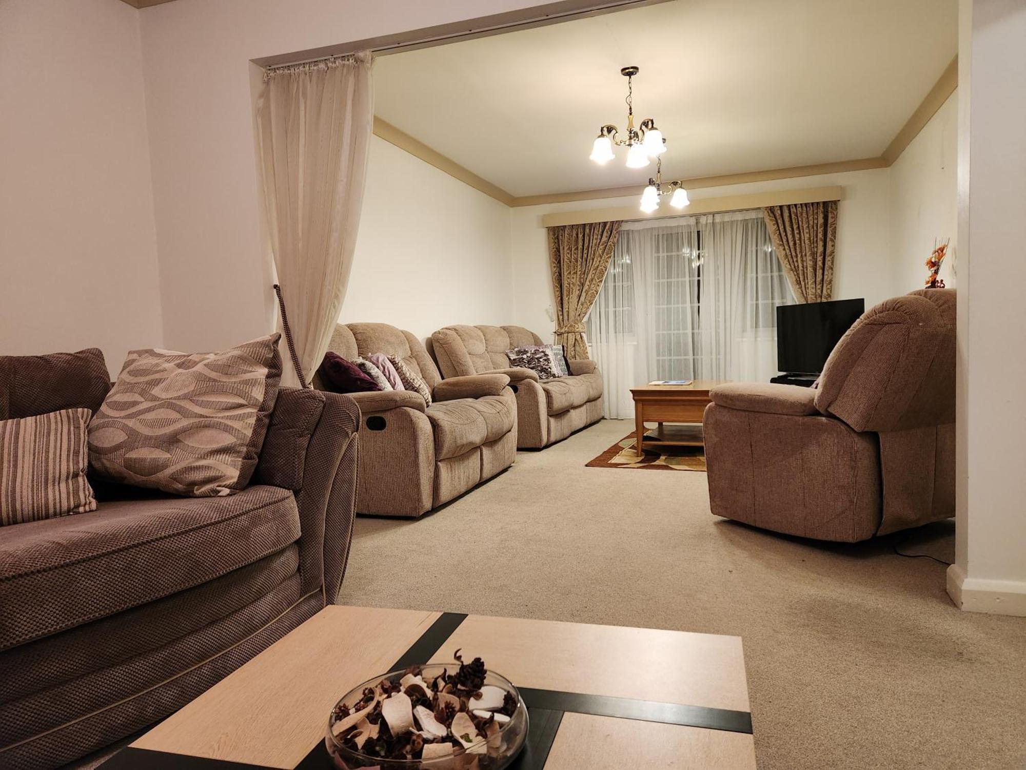 Elmdon House With 4 Spacious Bedrooms To Choose Birmingam Exterior foto